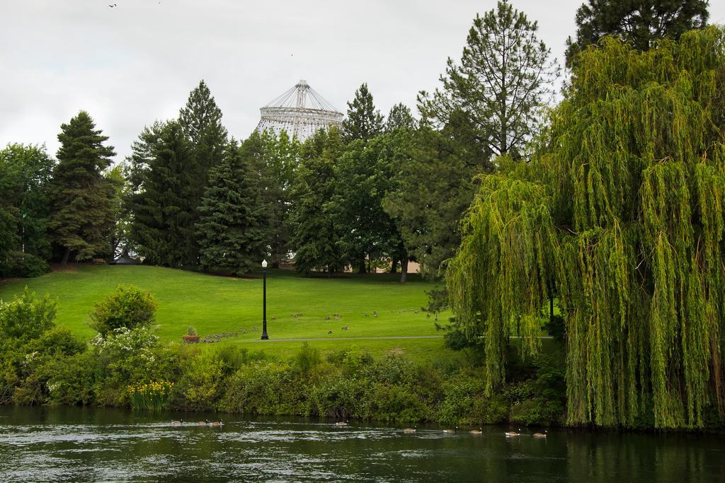 Oxford Suites Spokane Downtown Экстерьер фото