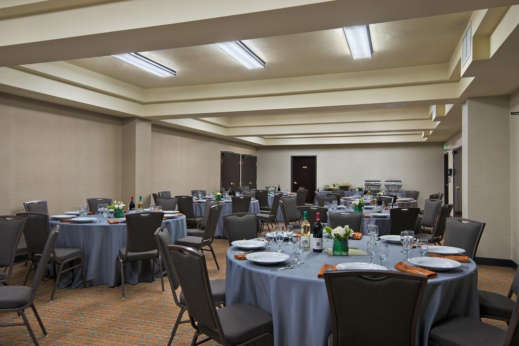 Oxford Suites Spokane Downtown Экстерьер фото